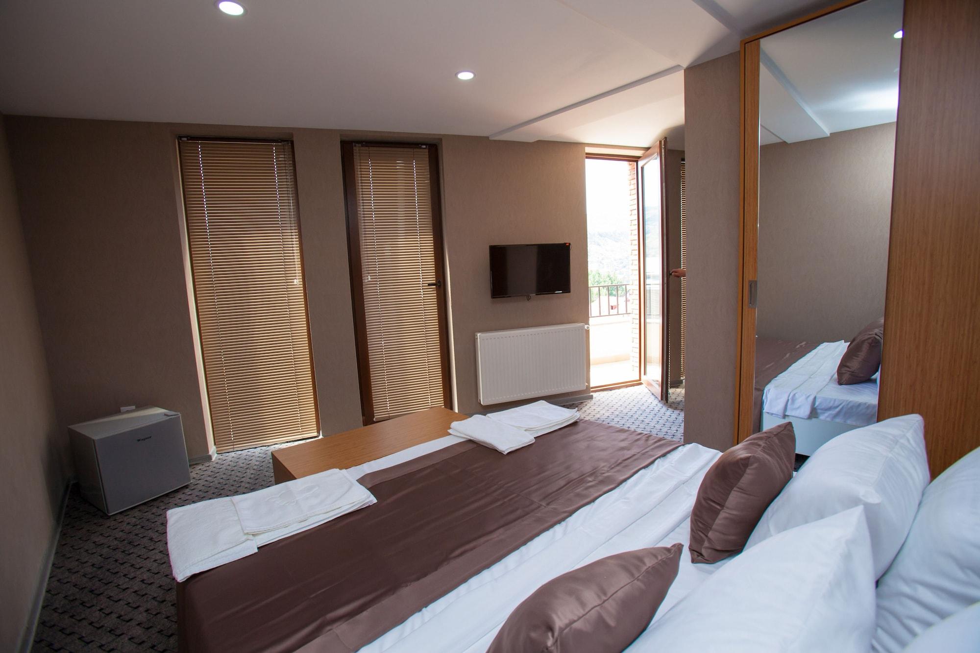 Hotel Voyager Τυφλίδα Εξωτερικό φωτογραφία