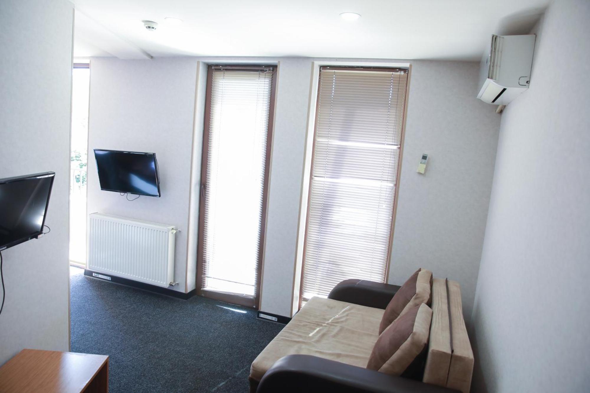 Hotel Voyager Τυφλίδα Εξωτερικό φωτογραφία